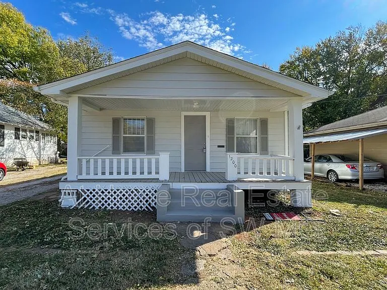 1200 S Jefferson Ave — Photo 1