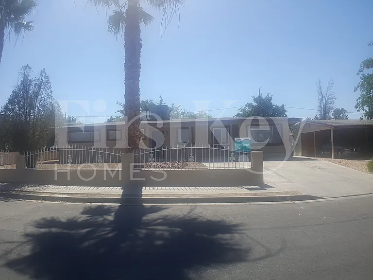 913 Date St — Photo 1