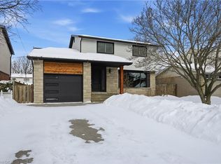 26 Clifton Downs Rd, Hamilton, ON L9C 2P2