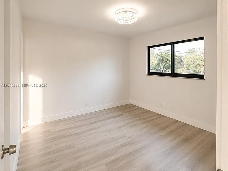 1175 SW 16th Ave #2 — Photo 7