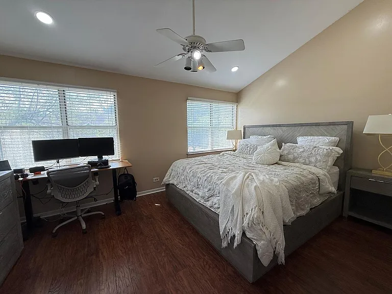 1054 Rockport Dr #1 — Photo 13