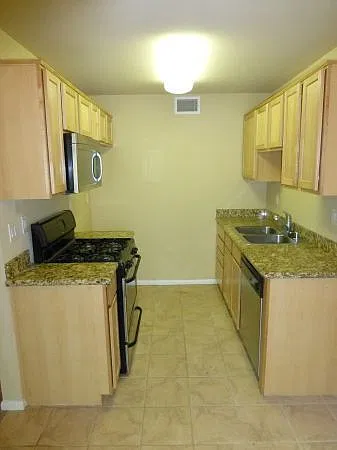 Apartment For Rent! — Photo 4