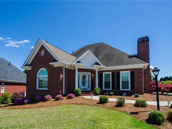 1750 Glenhurst Way, Snellville, GA 30078