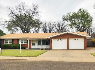 705 Maple St, Dimmitt, TX 79027