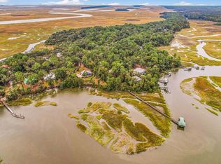 9 Hudson Creek Ct SE, Darien, GA 31305