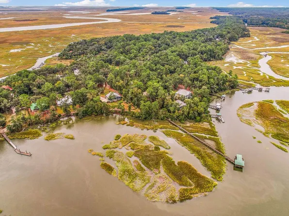 9 Hudson Creek Ct SE, Darien, GA 31305