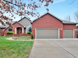 626 N Glendevon Rd, Andover, KS 67002