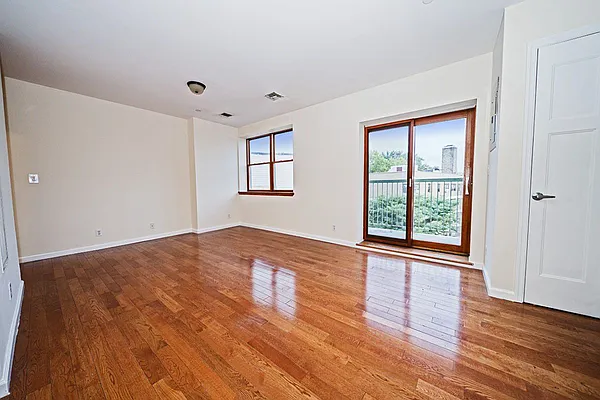 Rented by Level Group | media 31