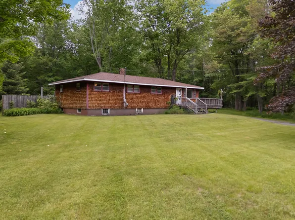 40 Station Road, Oxford, ME 04270