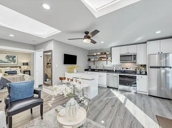 242 Seabiscuit Dr, San Jose, CA 95111