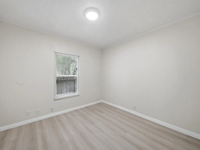 11730 Greenglen Dr — Photo 27