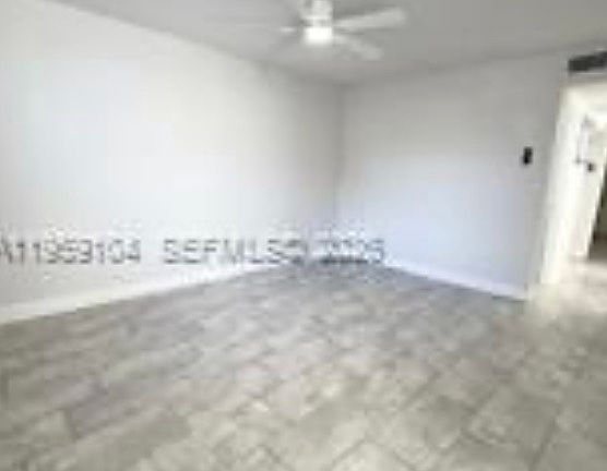 3rd image of 4119 Woodside Dr APT 1