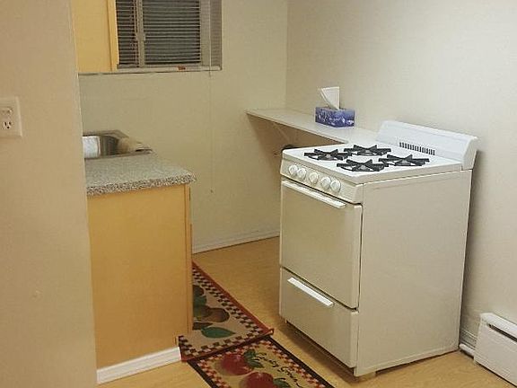 Eat-in Kitchen