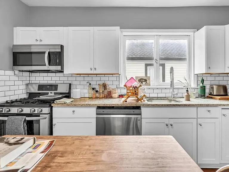 47 Abbottsford Pl #1 — Photo 10