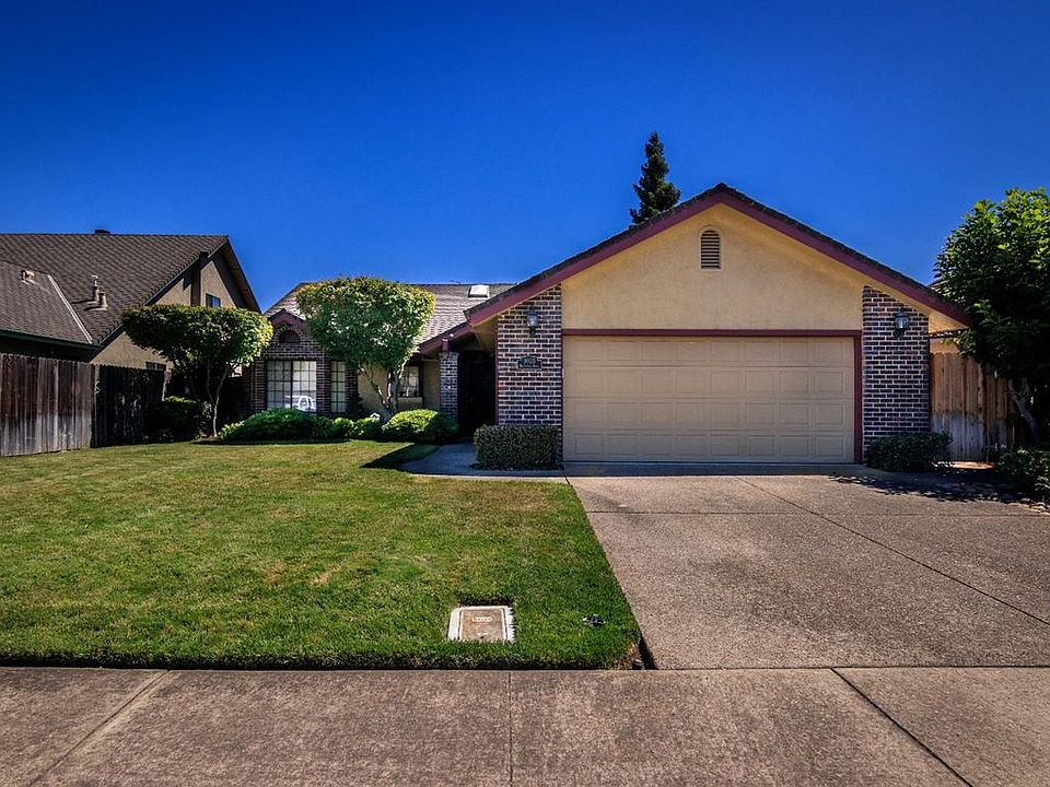1st image of 3020 Rosewood Dr