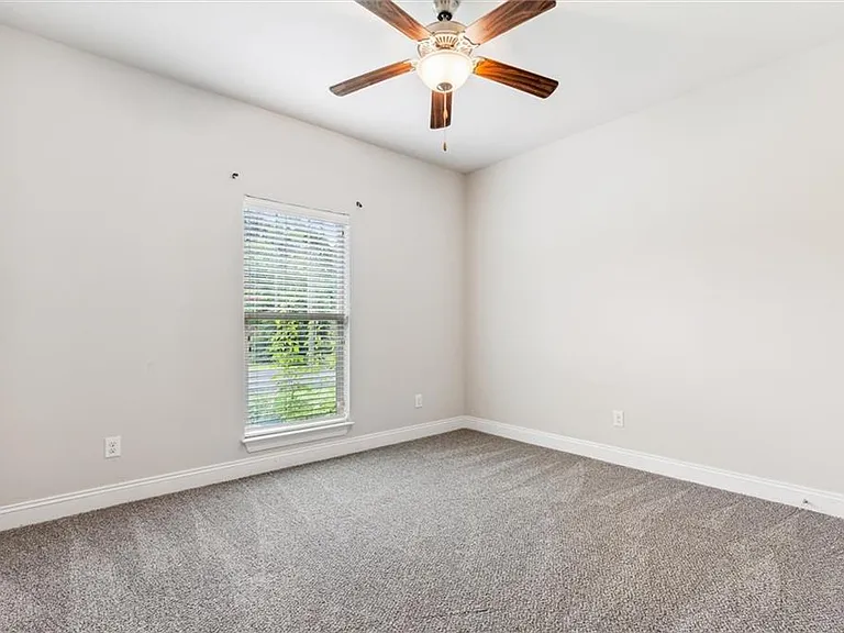 856 Linlen Ave — Photo 16