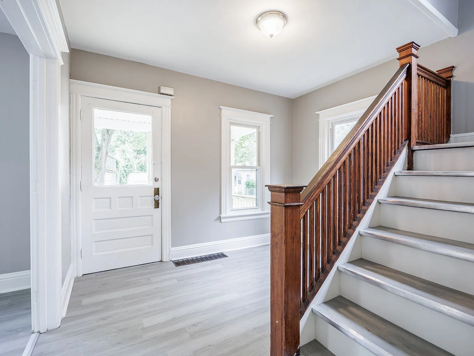 816 S Goodman Street - Front — Photo 4