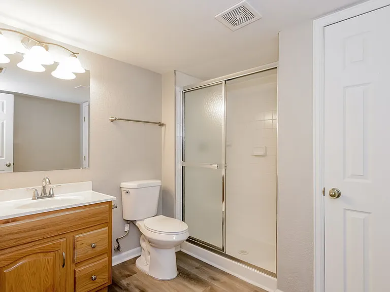 7918 Berkshire Ln — Photo 14