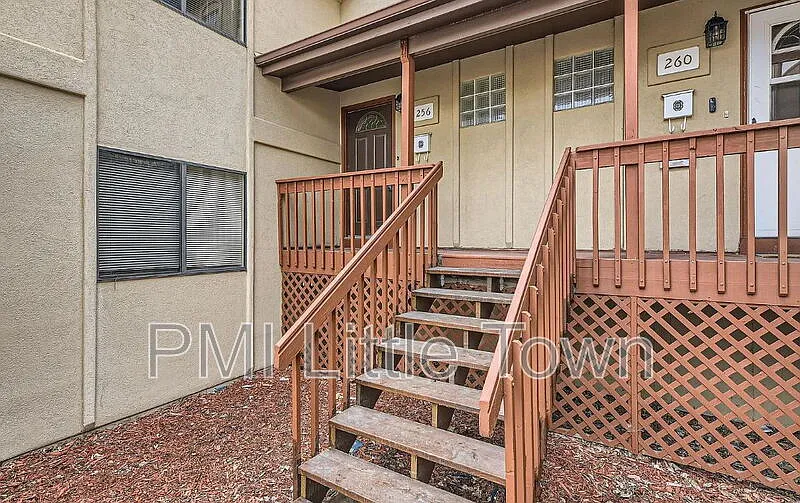 Building Photo - 256 W Jefferson Ave