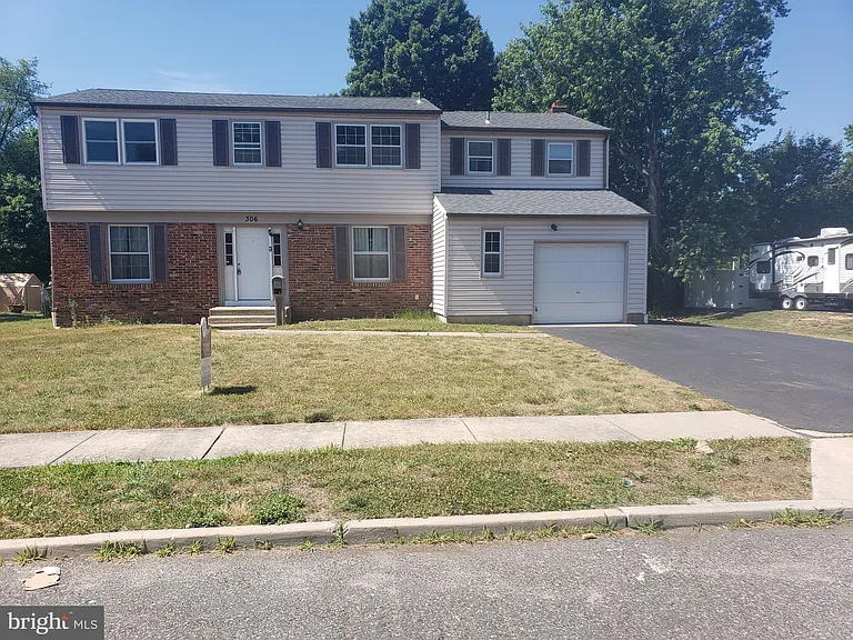 306 Cornell Rd — Photo 1