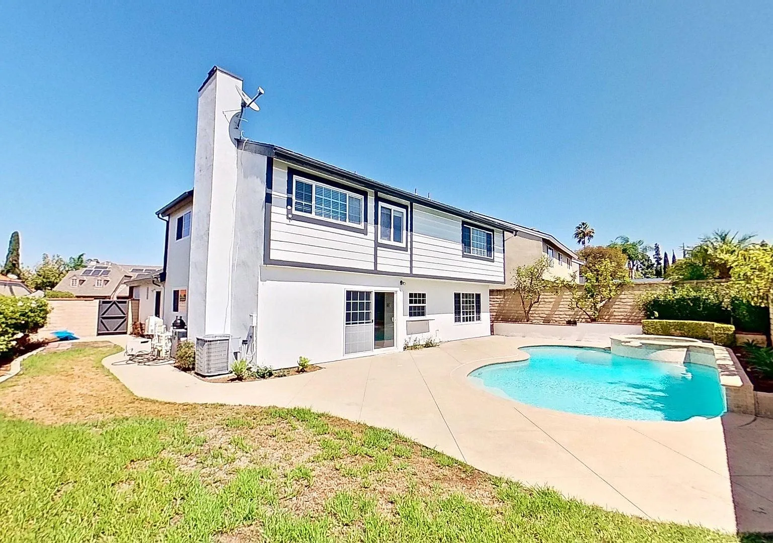 *$2,000 off Move In Special* 24671 Paige Circle, Laguna Hills: Spacious 2,100 sqft 4 Bed 2.5 Bath... — Photo 4