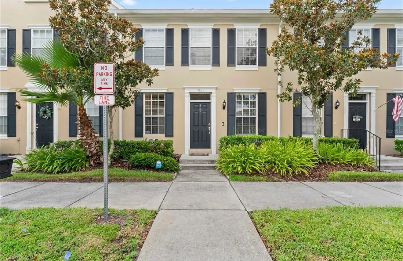 3 bed, 1386 sqft, $2,900 — Photo 1