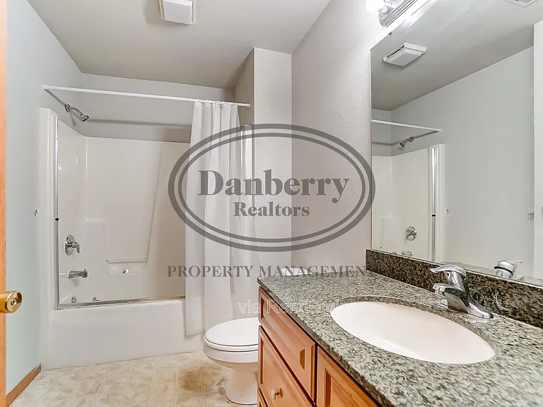 1117 N Byrne Rd — Photo 18