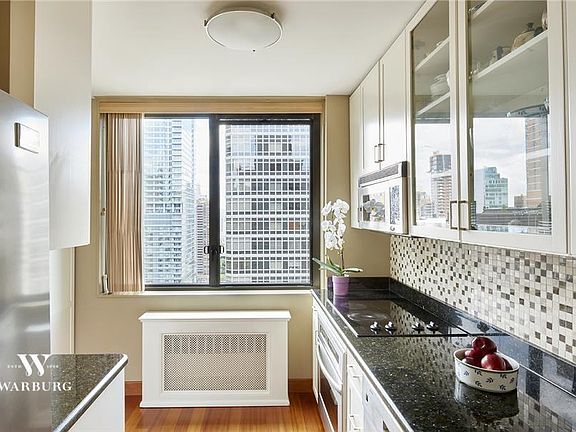 4th image of 300 E 54th St APT 31H