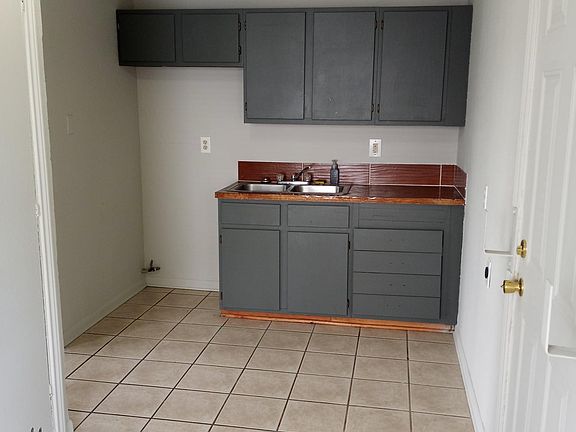 4th image of 2612 N Yorktown Pl