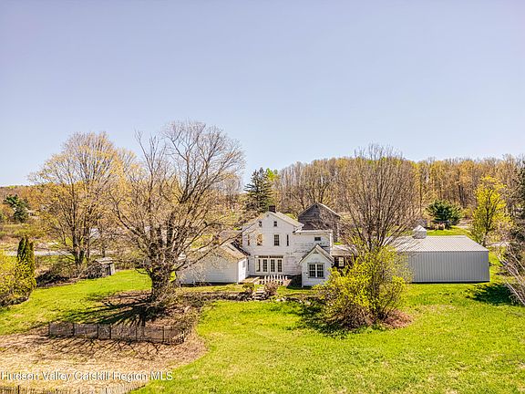 5th image of 1569 Hoosick Road