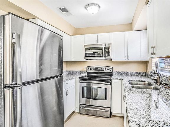 5th image of 3641 Mandalay Ct #1