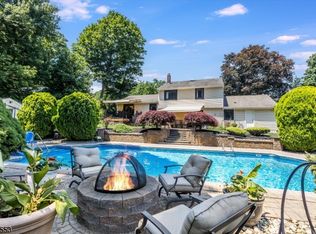 827 Park Rd, Morris Plains, NJ 07950