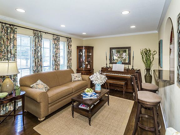 5th image of 5925 Westmere Dr