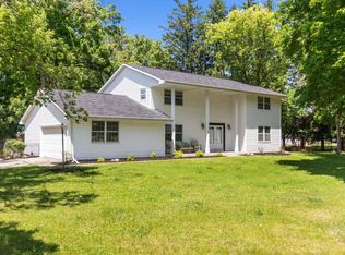 53 Meadowbrook Ct, Appleton, WI 54914