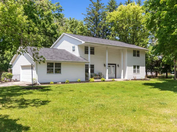 53 Meadowbrook Ct, Appleton, WI 54914