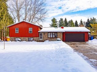 1719 Bell View Rd, Stoughton, WI 53589