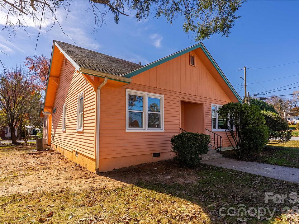 1st image of 422 Hebron Rd