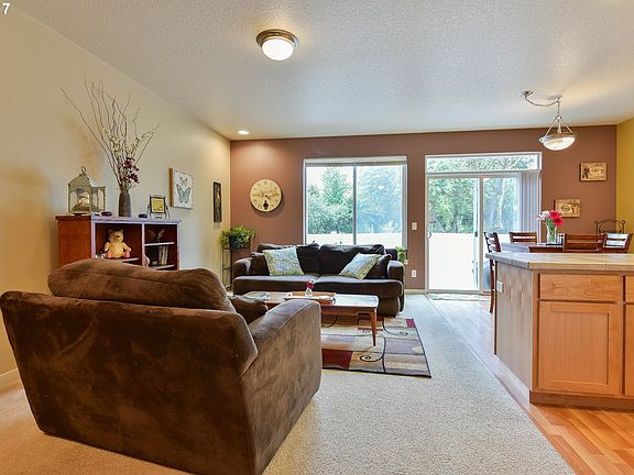 5th image of 2417 NE 114th Ct