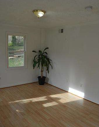 4th image of 2914 Williamsburg Ct