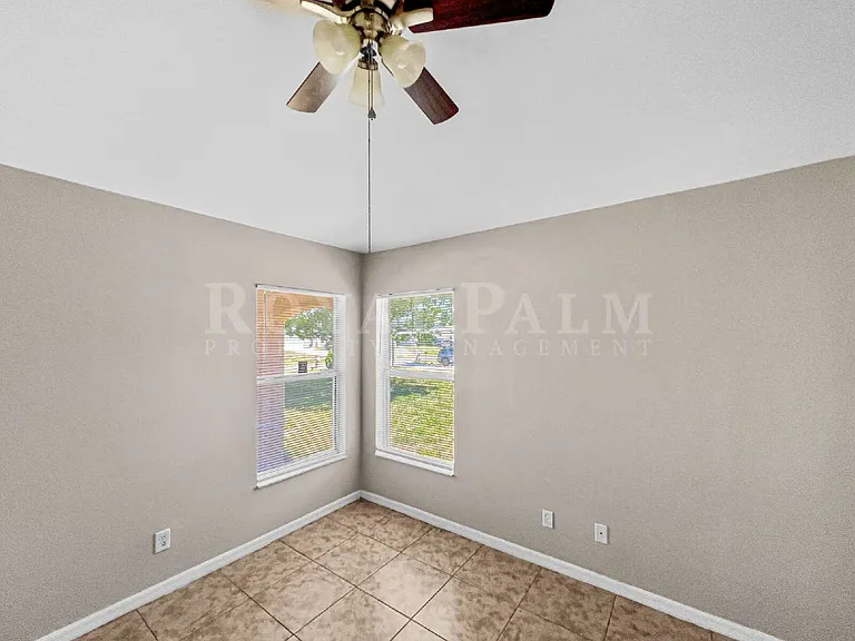 2130 NE 8th Pl — Photo 31