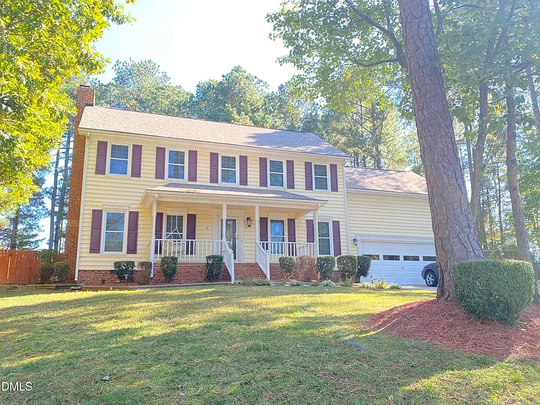 5 Trump Ct — Photo 1