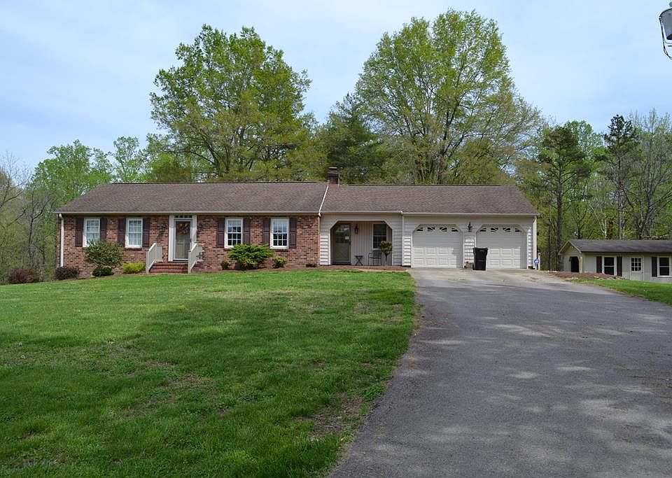 1st image of 410 Seminole Dr