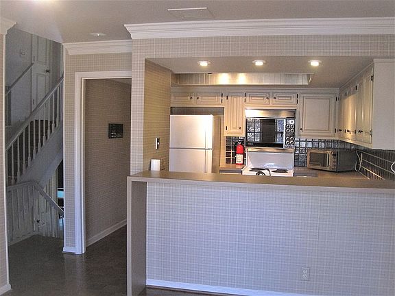 3rd image of 401 Bowling Ave Unit 48