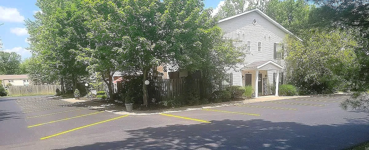 2 bed, 1.5 bath, 1100 sqft, $1,295 — Photo 2