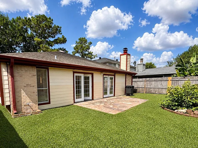 11746 Plumbrook Dr — Photo 20