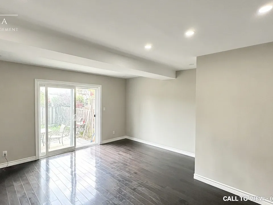 8 William Curtis Cir