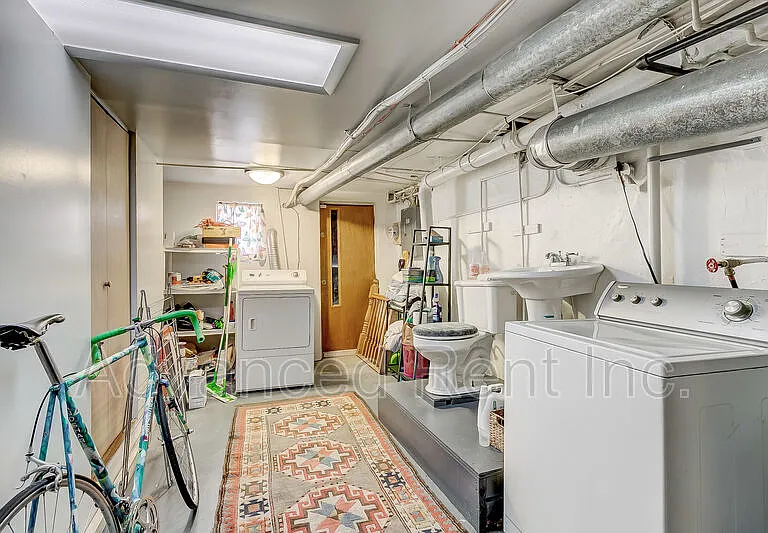 528 S Streeper St — Photo 17
