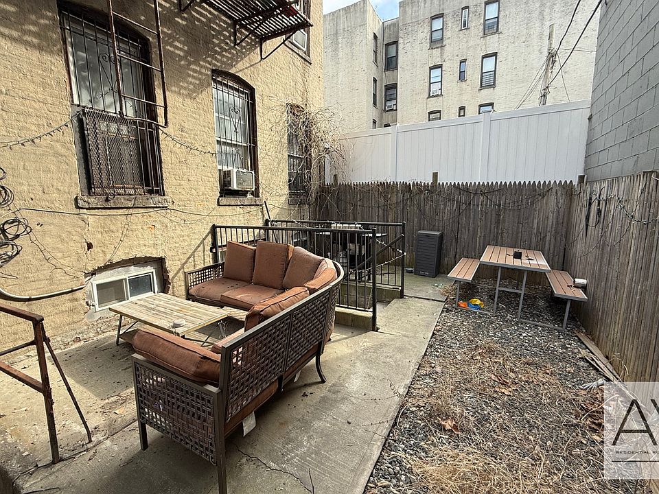 1st image of 134 17th St #1