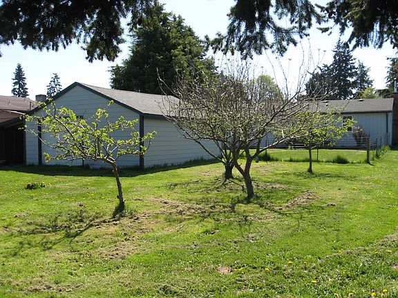 4th image of 2105 E 4th Ave