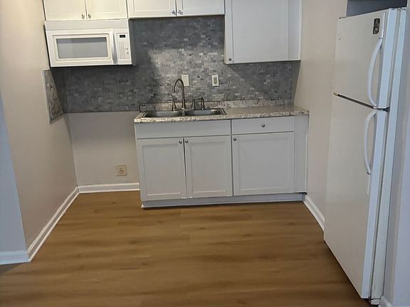 5th image of 508 Clinton Springs Ave